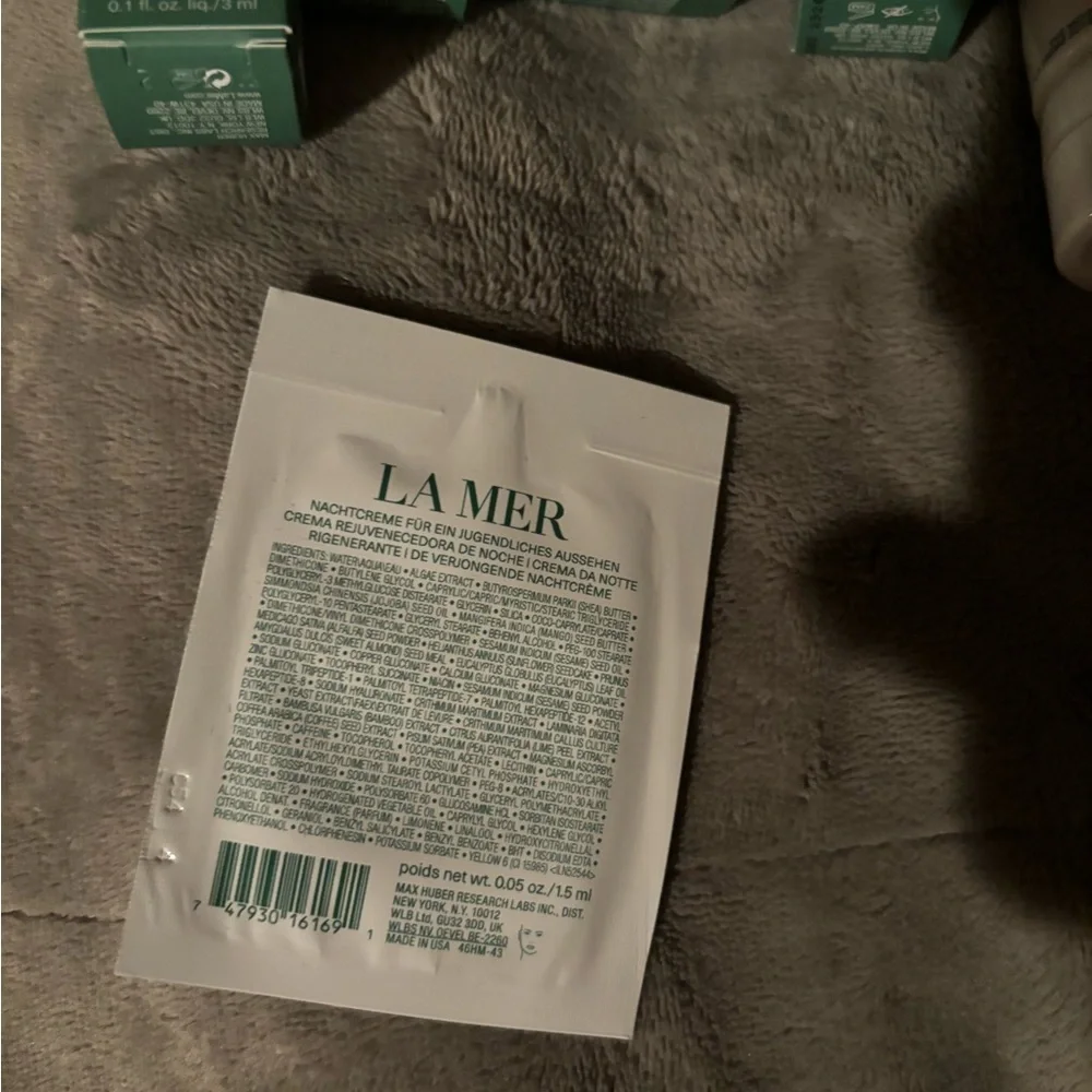 La Mer Skincare Collection in Teal and Peach - Picture 6 of 7
